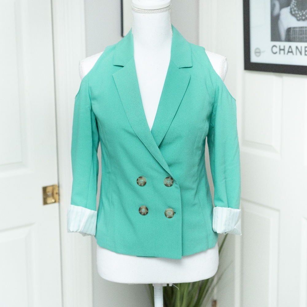 Forever 21 Green Cut Out Shoulder Blazer - NWOT.